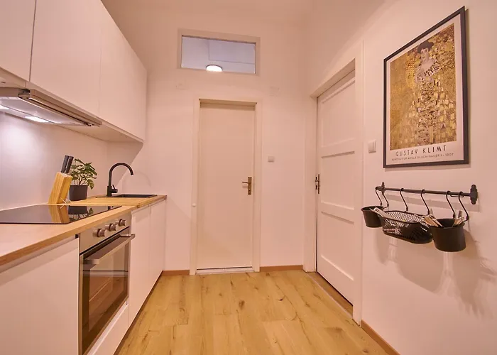 Apartment Stylish 2-bedroom - Ac In Master Bedroom - Self Check-in Vienna