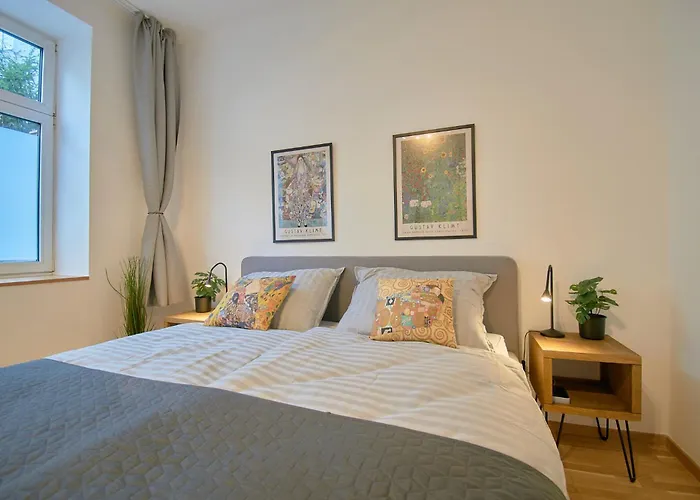 Apartment Stylish 2-bedroom - Ac In Master Bedroom - Self Check-in